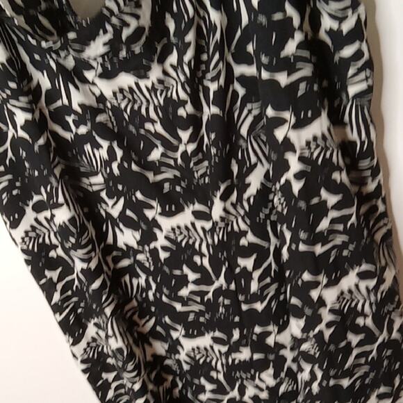 Max Studio Women's 3X Black and White pants. Elegant, Fun, Versatile , Plus - Picture 5 of 10